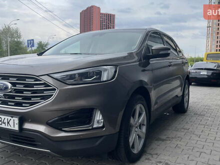Форд Эдж 2019 в Киеве на Automoto.ua Серый Форд Эдж, объемом двигателя 2 л и пробегом 127 тыс. км за 28800 $, фото 1 на Automoto.ua