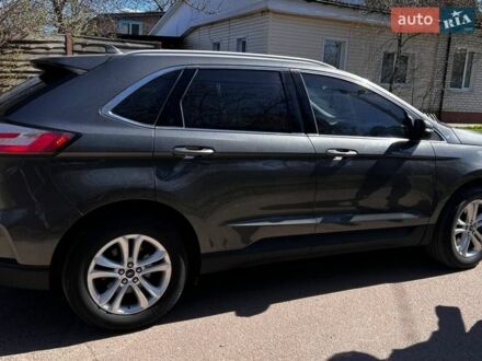 Сірий Форд Едж, об'ємом двигуна 2 л та пробігом 135 тис. км за 18500 $, фото 1 на Automoto.ua