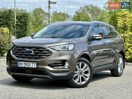 Форд Эдж 2019 в Одессе на Automoto.ua Серый Форд Эдж, объемом двигателя 2 л и пробегом 48 тыс. км за 29999 $, фото 1 на Automoto.ua