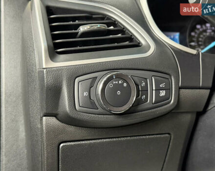 Синій Форд Едж, об'ємом двигуна 2 л та пробігом 130 тис. км за 15300 $, фото 32 на Automoto.ua