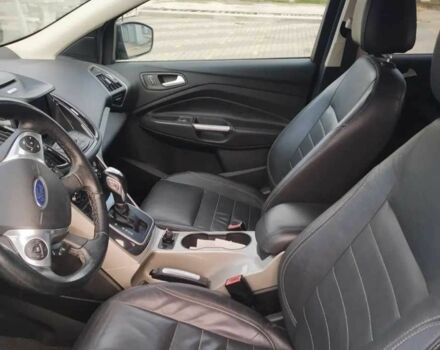 Белый Форд Эскейп, объемом двигателя 2 л и пробегом 267 тыс. км за 7200 $, фото 7 на Automoto.ua