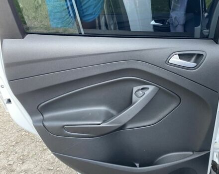 Белый Форд Эскейп, объемом двигателя 1.6 л и пробегом 118 тыс. км за 10500 $, фото 6 на Automoto.ua