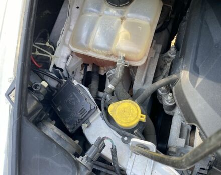 Белый Форд Эскейп, объемом двигателя 1.6 л и пробегом 118 тыс. км за 10500 $, фото 23 на Automoto.ua