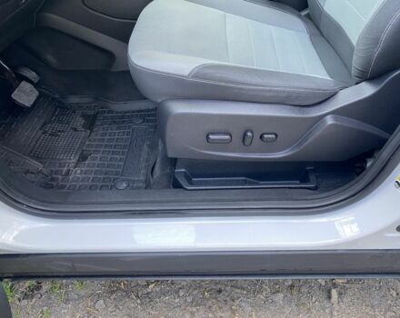 Белый Форд Эскейп, объемом двигателя 1.6 л и пробегом 118 тыс. км за 10500 $, фото 5 на Automoto.ua