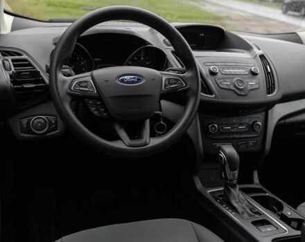 Белый Форд Эскейп, объемом двигателя 2.5 л и пробегом 55 тыс. км за 15490 $, фото 2 на Automoto.ua