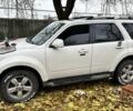 Белый Форд Эскейп, объемом двигателя 3 л и пробегом 220 тыс. км за 8500 $, фото 1 на Automoto.ua