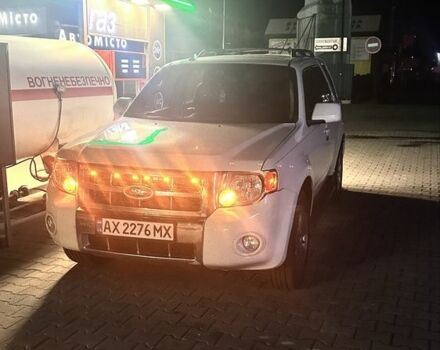 Белый Форд Эскейп, объемом двигателя 3 л и пробегом 220 тыс. км за 8500 $, фото 4 на Automoto.ua