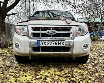 Белый Форд Эскейп, объемом двигателя 3 л и пробегом 220 тыс. км за 8500 $, фото 1 на Automoto.ua