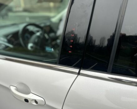 Белый Форд Эскейп, объемом двигателя 1.6 л и пробегом 265 тыс. км за 10700 $, фото 6 на Automoto.ua