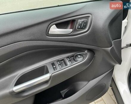 Білий Форд Ескейп, об'ємом двигуна 2 л та пробігом 142 тис. км за 11700 $, фото 14 на Automoto.ua