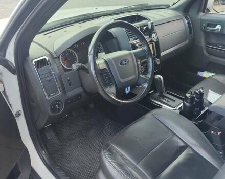 Белый Форд Эскейп, объемом двигателя 2.97 л и пробегом 264 тыс. км за 12000 $, фото 15 на Automoto.ua