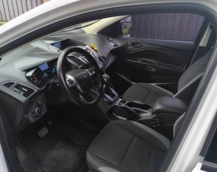 Білий Форд Ескейп, об'ємом двигуна 2.5 л та пробігом 200 тис. км за 10500 $, фото 4 на Automoto.ua