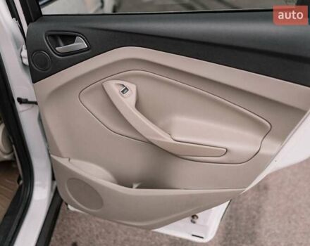 Белый Форд Эскейп, объемом двигателя 2 л и пробегом 167 тыс. км за 12200 $, фото 64 на Automoto.ua