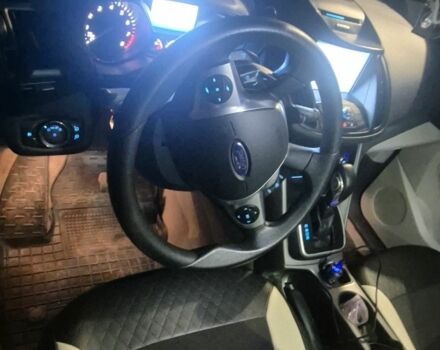 Белый Форд Эскейп, объемом двигателя 1.6 л и пробегом 138 тыс. км за 12000 $, фото 3 на Automoto.ua