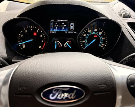 Білий Форд Ескейп, об'ємом двигуна 2 л та пробігом 293 тис. км за 8400 $, фото 17 на Automoto.ua