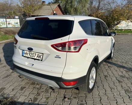 Белый Форд Эскейп, объемом двигателя 1.6 л и пробегом 280 тыс. км за 8800 $, фото 2 на Automoto.ua