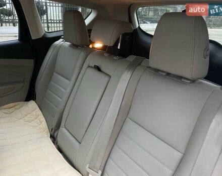 Белый Форд Эскейп, объемом двигателя 2 л и пробегом 190 тыс. км за 11700 $, фото 4 на Automoto.ua