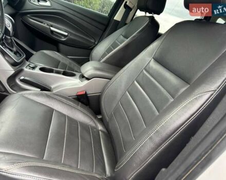 Белый Форд Эскейп, объемом двигателя 2 л и пробегом 145 тыс. км за 11650 $, фото 24 на Automoto.ua