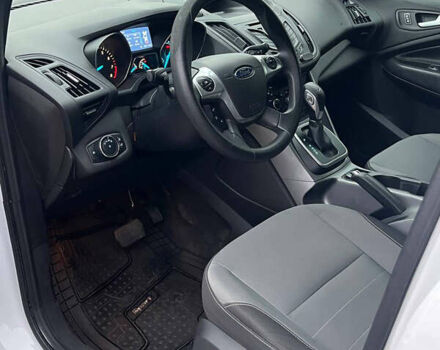 Белый Форд Эскейп, объемом двигателя 1.6 л и пробегом 163 тыс. км за 9800 $, фото 10 на Automoto.ua