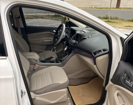 Білий Форд Ескейп, об'ємом двигуна 2 л та пробігом 293 тис. км за 8400 $, фото 8 на Automoto.ua