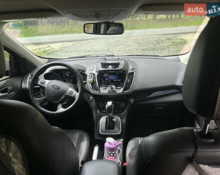 Білий Форд Ескейп, об'ємом двигуна 2 л та пробігом 230 тис. км за 11000 $, фото 8 на Automoto.ua