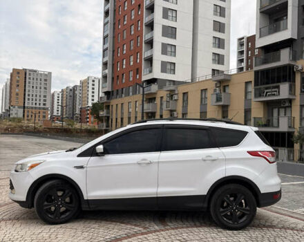 Білий Форд Ескейп, об'ємом двигуна 2 л та пробігом 293 тис. км за 8400 $, фото 3 на Automoto.ua