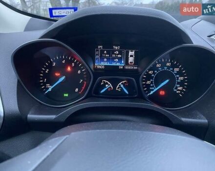 Белый Форд Эскейп, объемом двигателя 2 л и пробегом 190 тыс. км за 11700 $, фото 6 на Automoto.ua