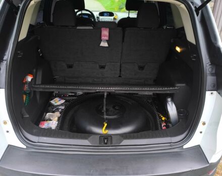 Білий Форд Ескейп, об'ємом двигуна 2.5 л та пробігом 200 тис. км за 10500 $, фото 9 на Automoto.ua