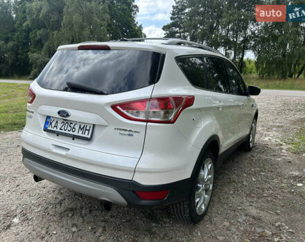 Белый Форд Эскейп, объемом двигателя 2 л и пробегом 230 тыс. км за 12500 $, фото 3 на Automoto.ua