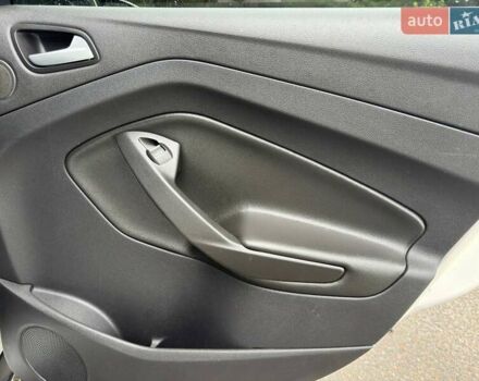 Белый Форд Эскейп, объемом двигателя 2 л и пробегом 145 тыс. км за 11650 $, фото 43 на Automoto.ua