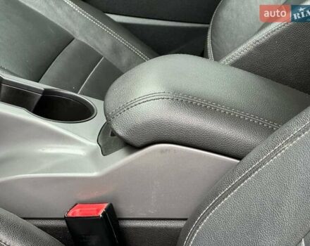 Белый Форд Эскейп, объемом двигателя 2 л и пробегом 145 тыс. км за 11650 $, фото 30 на Automoto.ua