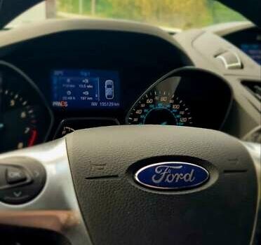 Білий Форд Ескейп, об'ємом двигуна 1.6 л та пробігом 195 тис. км за 10200 $, фото 2 на Automoto.ua