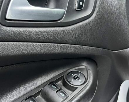 Белый Форд Эскейп, объемом двигателя 1.6 л и пробегом 163 тыс. км за 9800 $, фото 8 на Automoto.ua