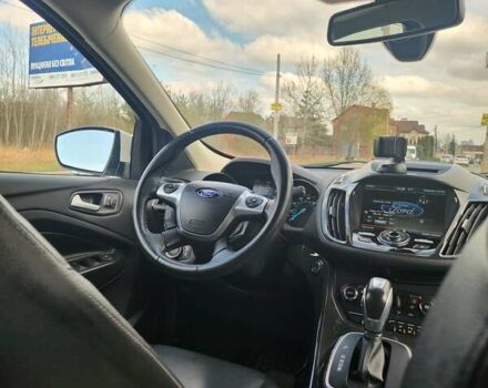 Белый Форд Эскейп, объемом двигателя 1.6 л и пробегом 153 тыс. км за 13000 $, фото 7 на Automoto.ua