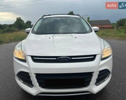 Белый Форд Эскейп, объемом двигателя 2 л и пробегом 145 тыс. км за 11650 $, фото 1 на Automoto.ua
