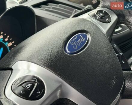 Белый Форд Эскейп, объемом двигателя 2 л и пробегом 145 тыс. км за 11650 $, фото 28 на Automoto.ua