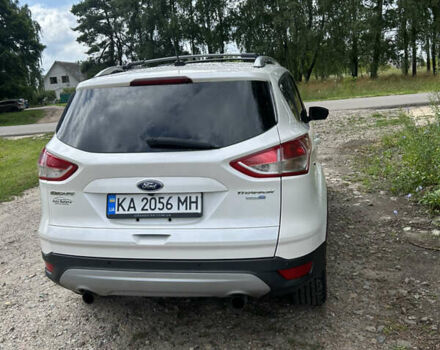 Белый Форд Эскейп, объемом двигателя 2 л и пробегом 230 тыс. км за 12500 $, фото 4 на Automoto.ua