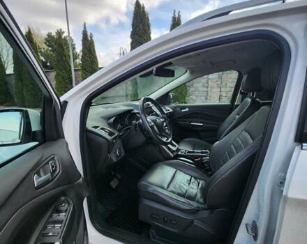 Белый Форд Эскейп, объемом двигателя 1.6 л и пробегом 153 тыс. км за 13000 $, фото 2 на Automoto.ua