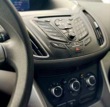 Білий Форд Ескейп, об'ємом двигуна 1.6 л та пробігом 195 тис. км за 10200 $, фото 1 на Automoto.ua