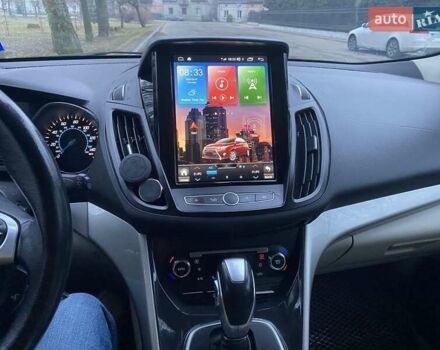 Белый Форд Эскейп, объемом двигателя 2 л и пробегом 190 тыс. км за 11700 $, фото 5 на Automoto.ua