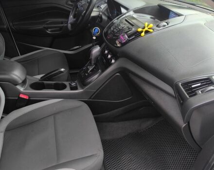 Білий Форд Ескейп, об'ємом двигуна 2.5 л та пробігом 200 тис. км за 10500 $, фото 5 на Automoto.ua