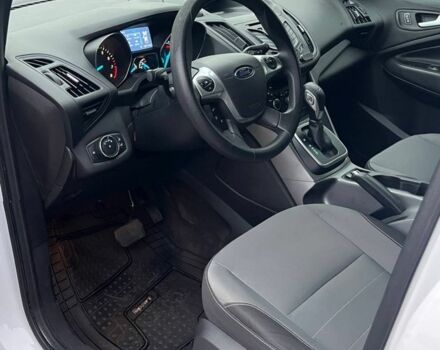 Белый Форд Эскейп, объемом двигателя 1.6 л и пробегом 163 тыс. км за 9800 $, фото 7 на Automoto.ua