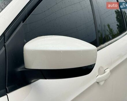 Белый Форд Эскейп, объемом двигателя 2 л и пробегом 145 тыс. км за 11650 $, фото 7 на Automoto.ua