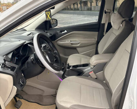 Білий Форд Ескейп, об'ємом двигуна 2 л та пробігом 293 тис. км за 8400 $, фото 7 на Automoto.ua