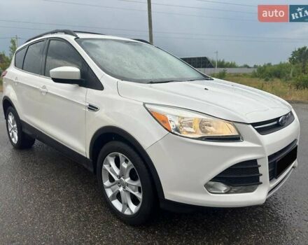 Белый Форд Эскейп, объемом двигателя 2 л и пробегом 145 тыс. км за 11650 $, фото 2 на Automoto.ua