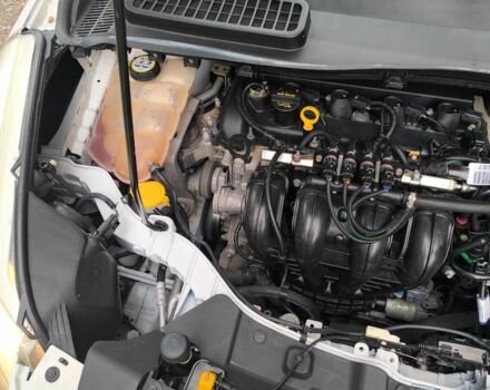 Білий Форд Ескейп, об'ємом двигуна 2.5 л та пробігом 200 тис. км за 10500 $, фото 11 на Automoto.ua