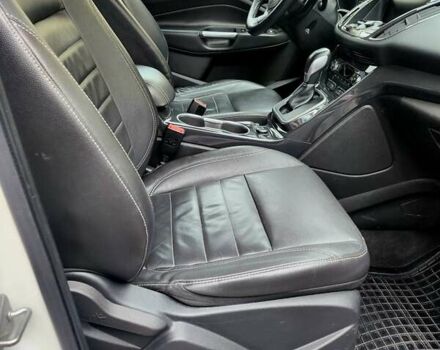 Белый Форд Эскейп, объемом двигателя 1.6 л и пробегом 153 тыс. км за 13000 $, фото 4 на Automoto.ua