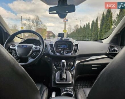 Белый Форд Эскейп, объемом двигателя 1.6 л и пробегом 153 тыс. км за 13000 $, фото 1 на Automoto.ua