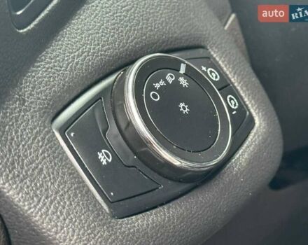 Белый Форд Эскейп, объемом двигателя 2 л и пробегом 145 тыс. км за 11650 $, фото 31 на Automoto.ua