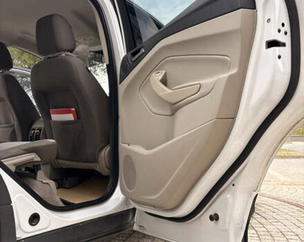 Білий Форд Ескейп, об'ємом двигуна 2 л та пробігом 293 тис. км за 8400 $, фото 14 на Automoto.ua